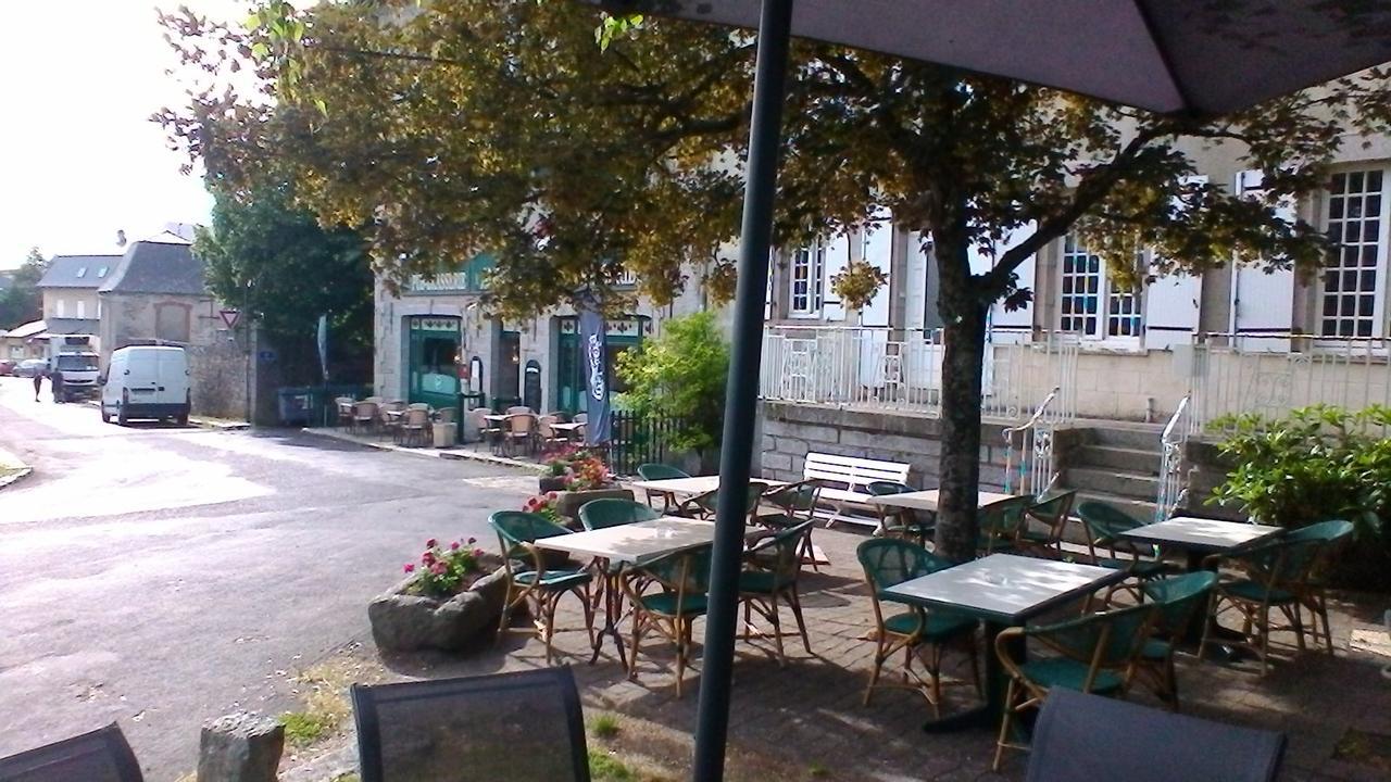 Hotel Jeanne D'Arc Saint-Chély-dʼApcher Exterior foto